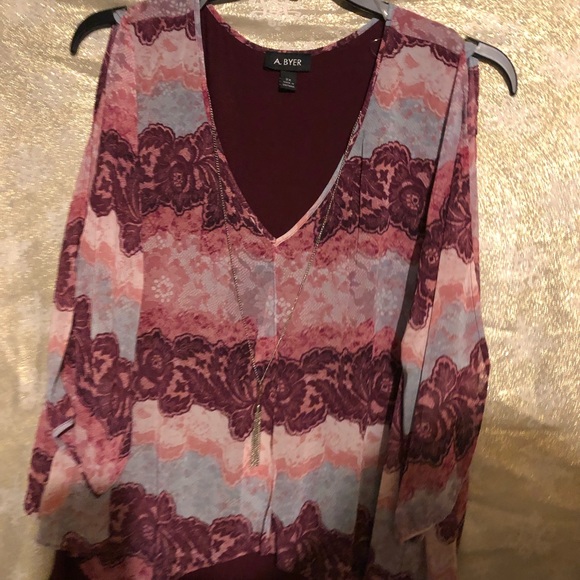 Sleeveless blouse - Picture 3 of 3